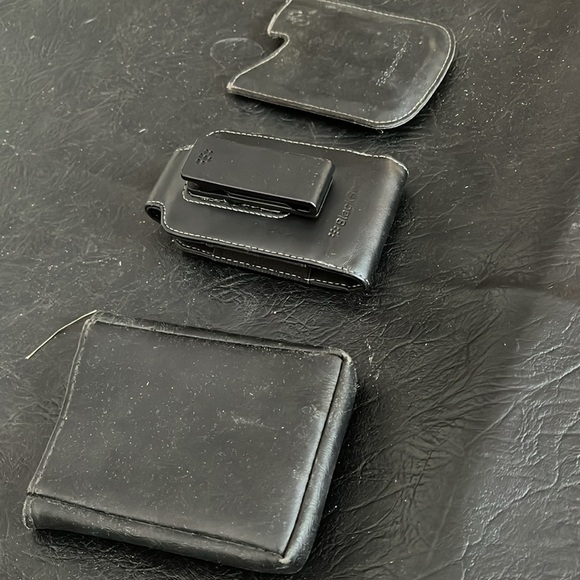 Phone cases for PalmPilot, two blackberry - Picture 2 of 3